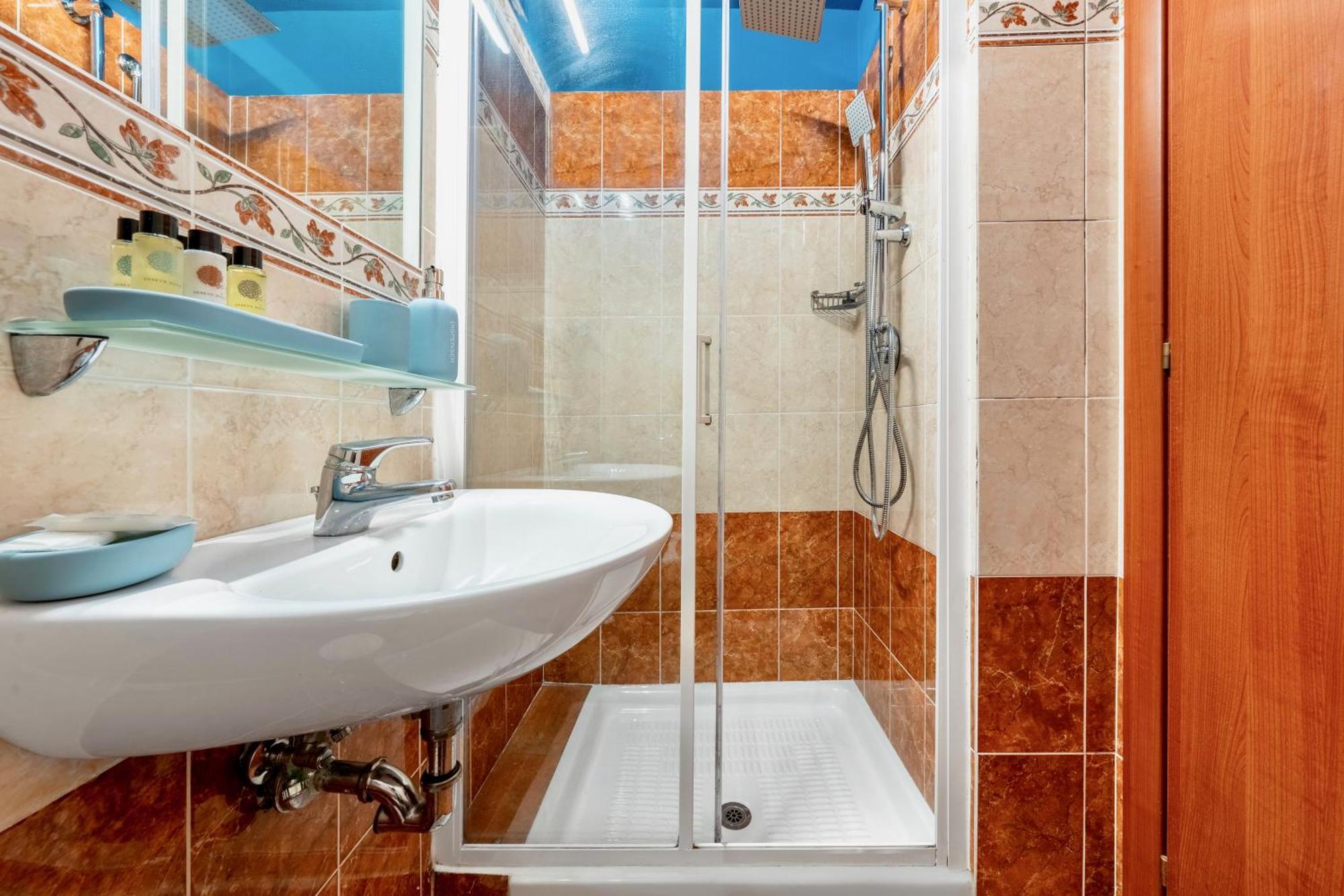 Pensionat Colosseo Relais 2*
